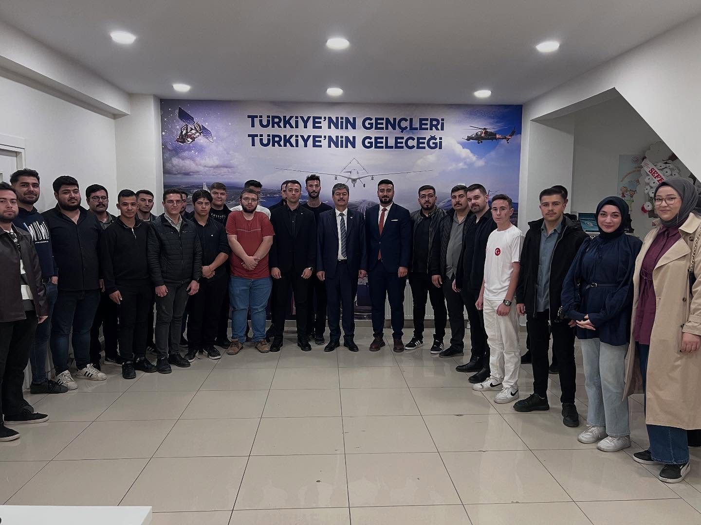 AK Parti Kırşehir Gençlik Kolları ile Değerlendirme Toplantısı