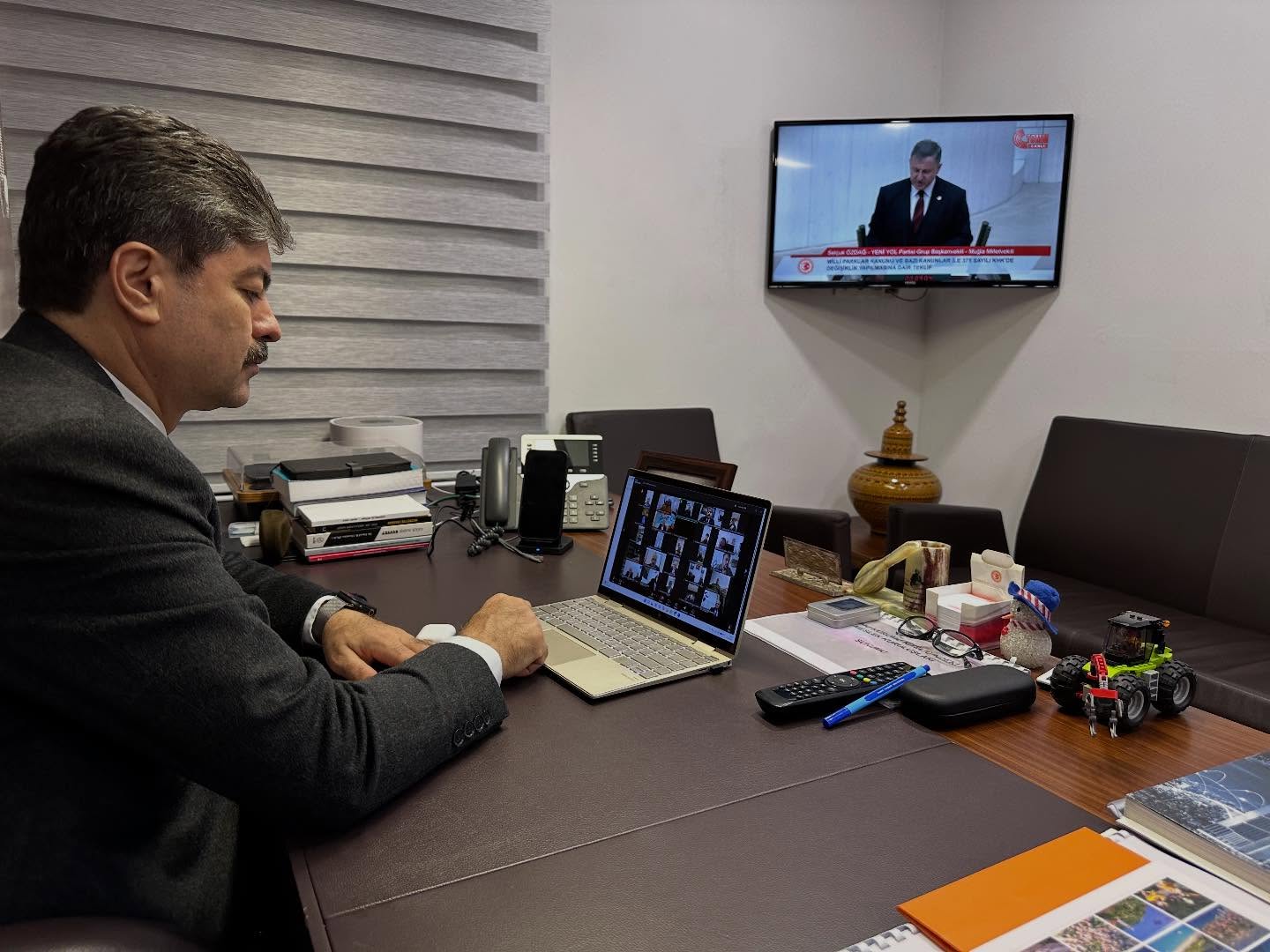 Necmettin Erkan AK Parti Genel Merkezi’nde İstişare Toplantısına Katıldı