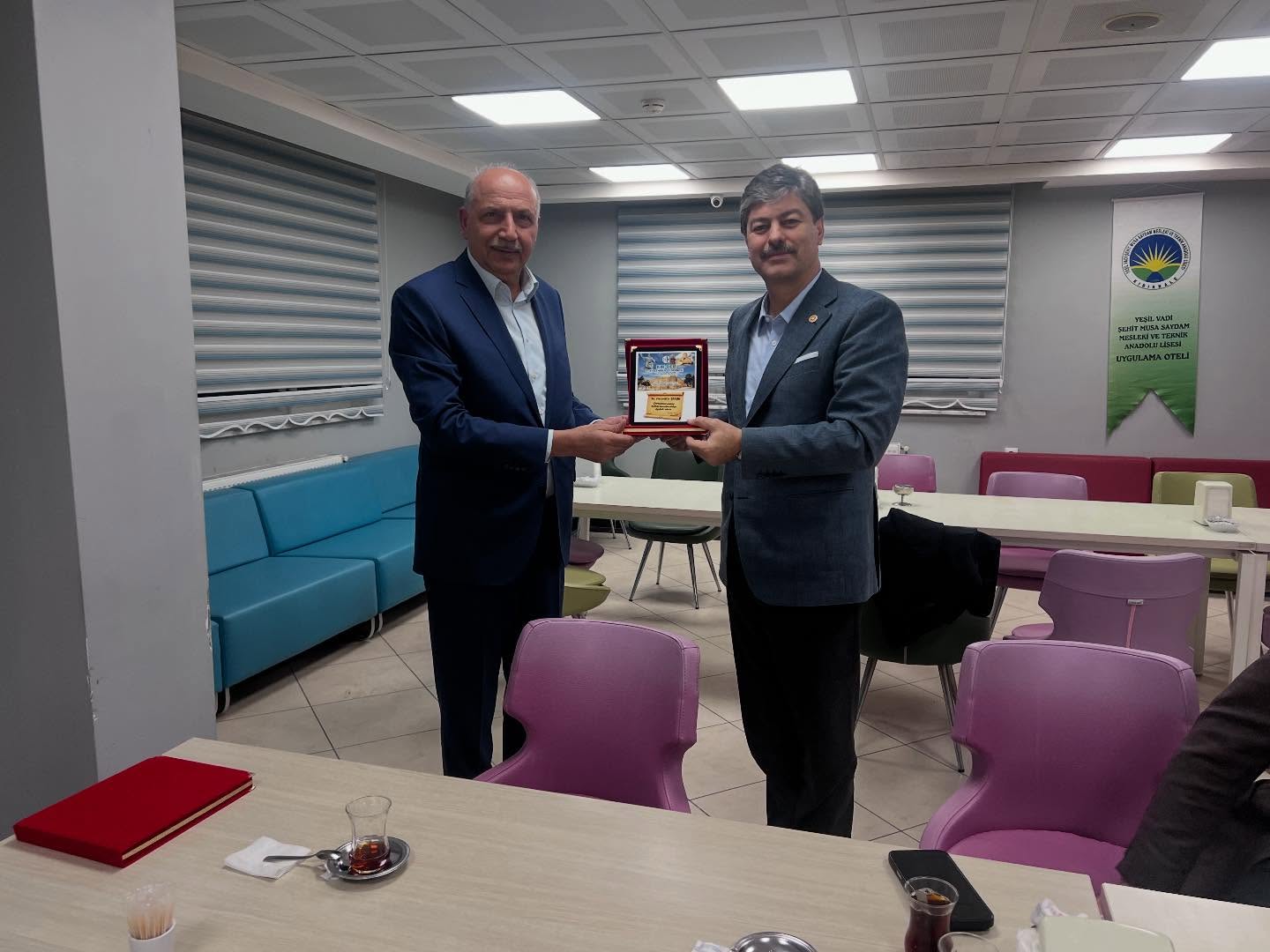 Milletvekili  Erkan Kırıkkale’de Kırşehirlilerle İftar Sofrasında