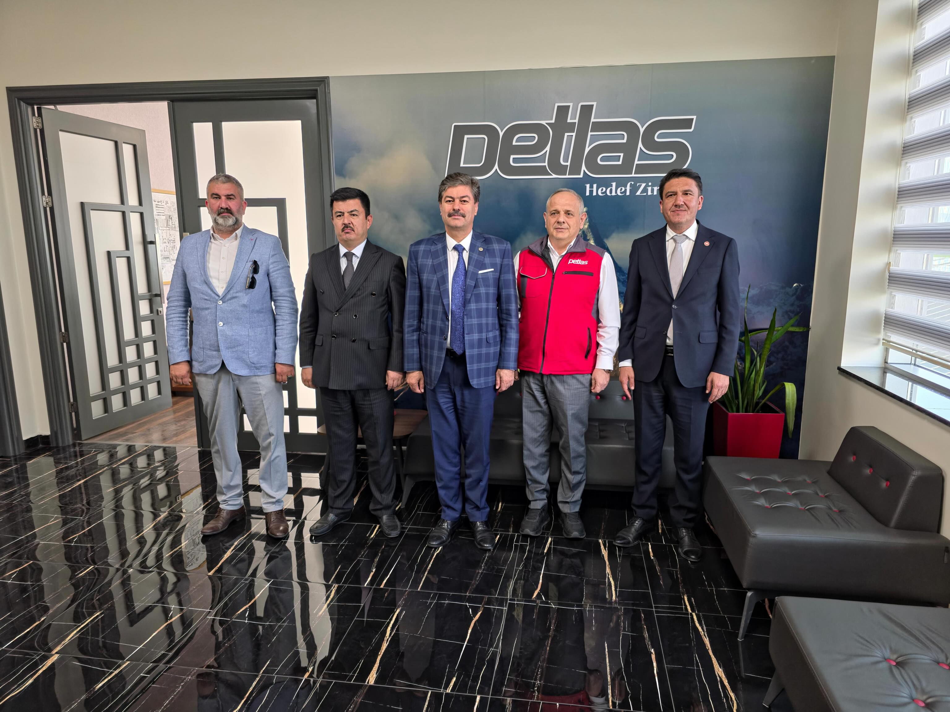 Kırşehir’de Sanayi Gücü Yerinde İncelendi: Petlas Fabrikasına Ziyaret