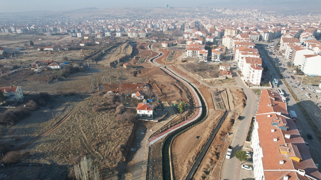 Selgah Deresi Taşkın Kanalı’nda Temizlik Çalışmaları Sürüyor